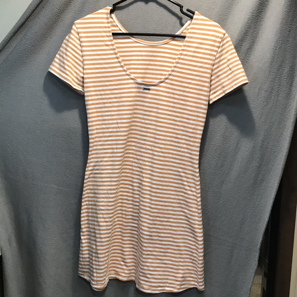 Volcom striped fitted t-shirt dress. Size - M - Picture 2 of 3